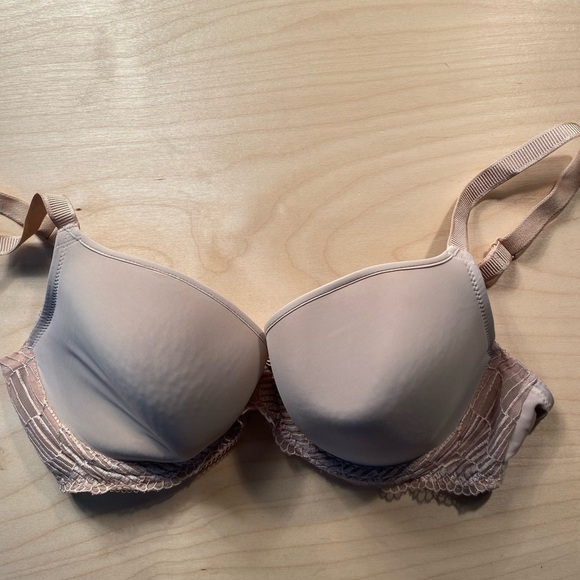 Wacoal Bra 36 D (CH) - Picture 1 of 13